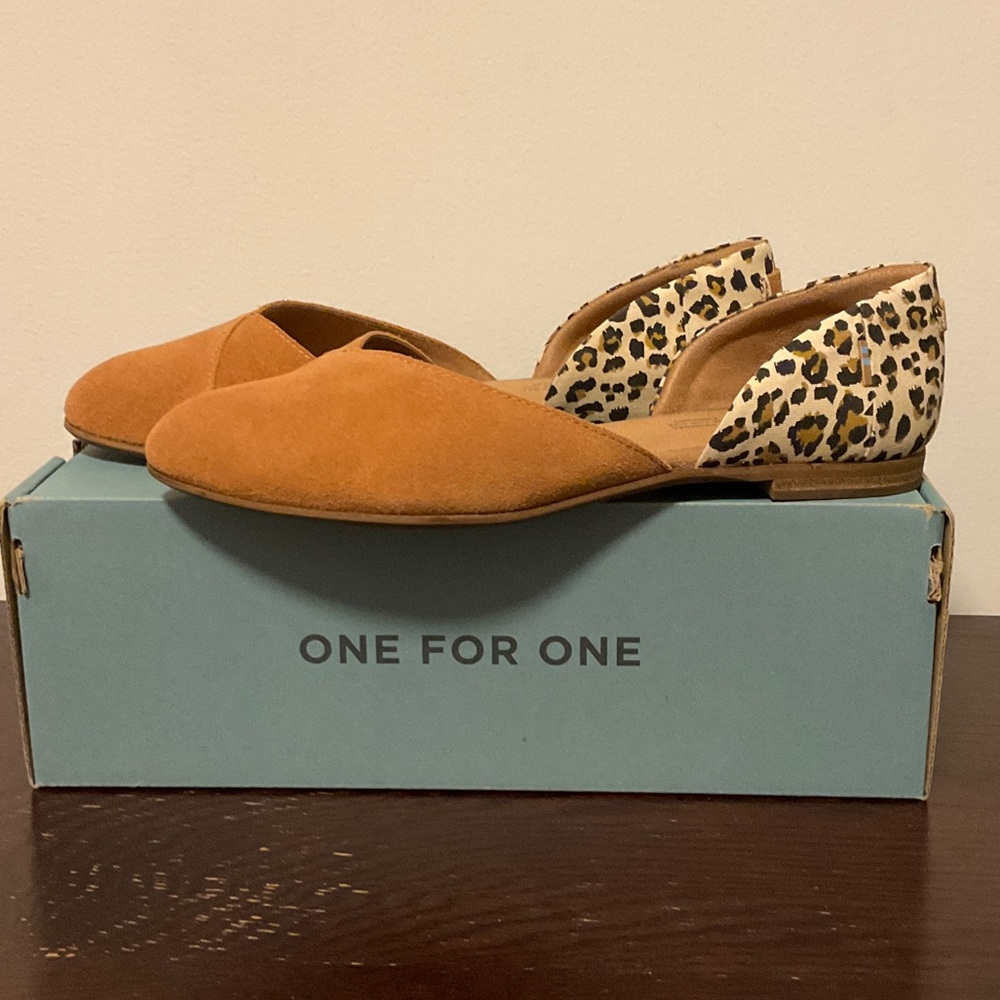 TOMS Women's Carmel Brown Suede and Leopard Print Flats - Picture 6 of 6